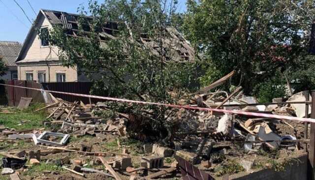 Удар по Дніпру: на зв’язок вийшли двоє людей, доля ще кількох не відома