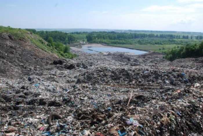 На Львівщині повідомлено про підозру посадовцю, що забруднював землі побутовими відходами