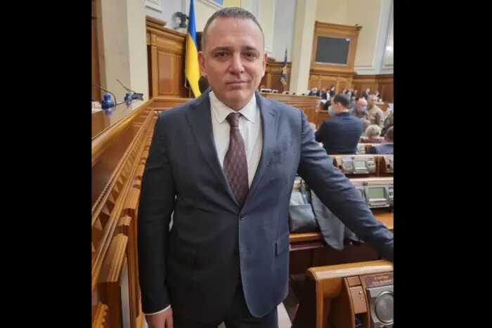 Депутат зі «Слуги народу» привітав українців з російським святом