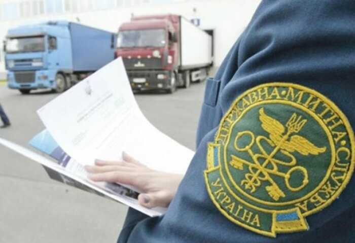 Держмитслужба із двох світів: офіційні підрозділи проти кланових угруповань