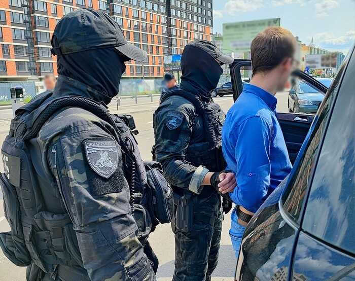 Затримано зловмисника з Київщини, який організовував працевлаштування з «бронею» за гроші