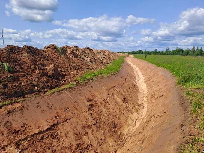 Естонія почала будівництво траншей і бункерів на кордоні з Росією