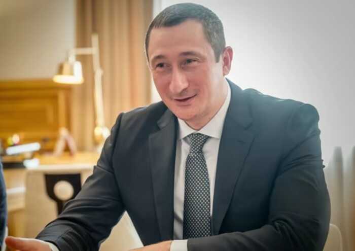 Зеленський: міністр Чернишов має повернутися з відрядження