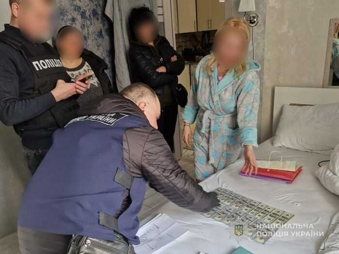 У Сумах викрили жінку, яка організувала бордель і займалася вербуванням жінок для заняття проституцією
