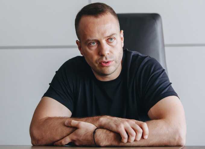 Замість фортифікацій та ремонту доріг — судові атаки: компанія Максима Шкіля отримала 24 мільярди і знищує конкурентів у розпал війни