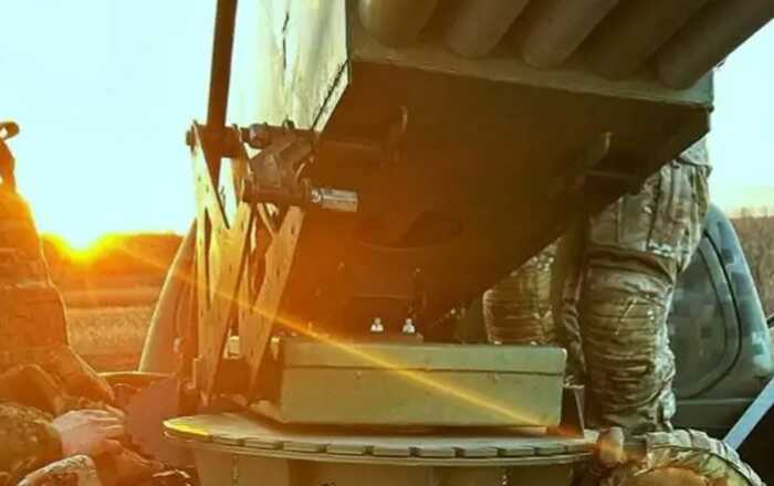 В ЗСУ показали роботу нової вогнеметної системи "Сівалка"