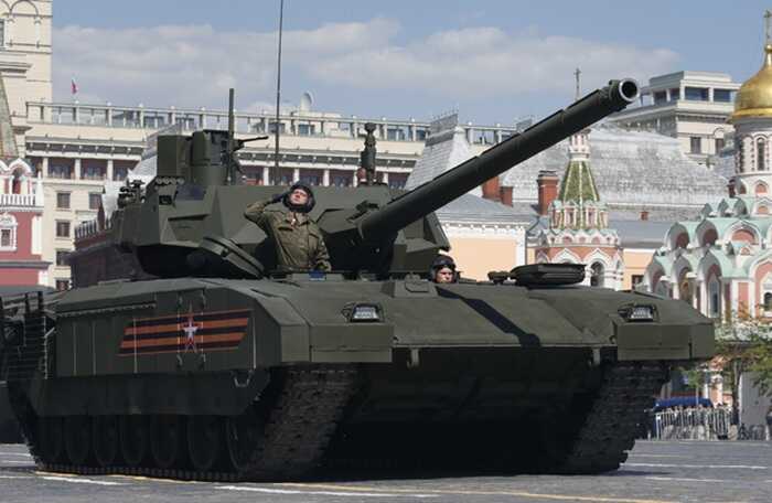 Росія не використовує новітній танк "Армата", ймовірно, через недостатню ефективність, - ЗМІ