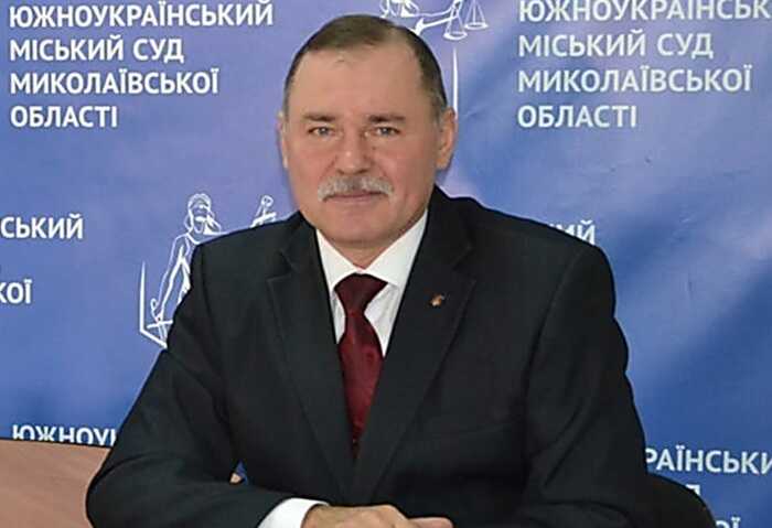ВРП звільнила суддю Південноукраїнського міського суду Савіна за порушення ПДР і погрози поліцейським