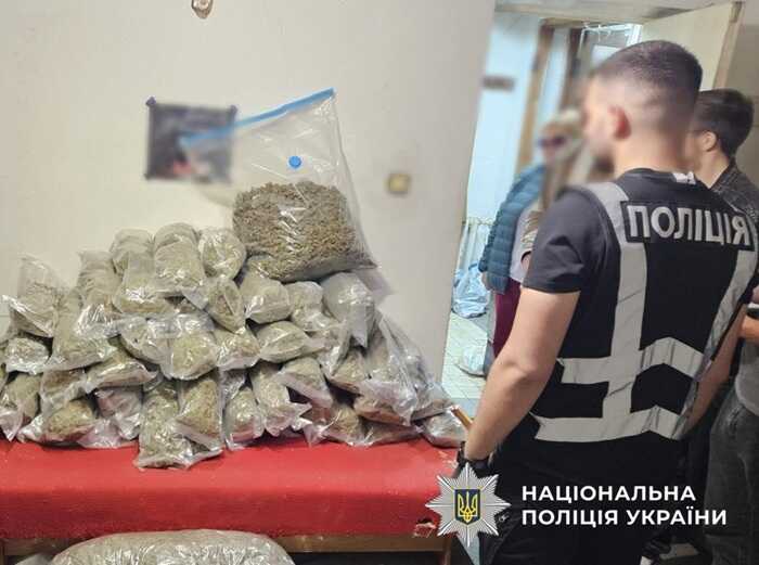 Нацполіція ліквідувала злочинне наркоугрупування «Краснобалівські», які щомісяця заробляли 20 мільйонів