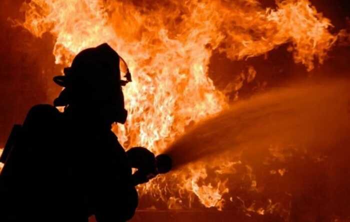 Внаслідок атаки РФ у Запоріжжі загорівся дах багатоповерхівки — ОВА