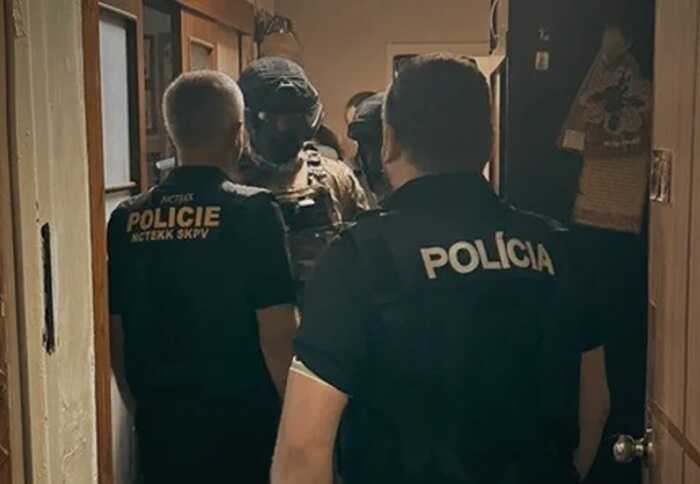 Поліціянти Чехії та Словаччини пересварилися через новину про затримання українця