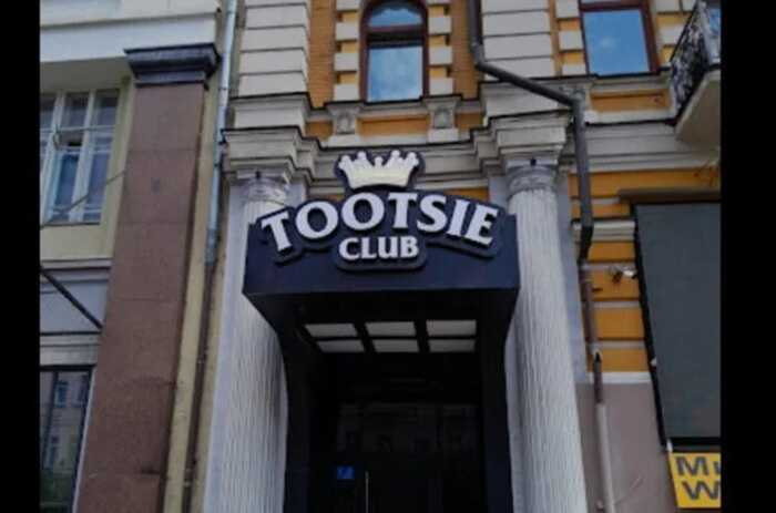 Клуб «Tootsie» Кличка і Палатного працює попри обшуки і справу про проституцію: суд відмовив в арешті приміщення