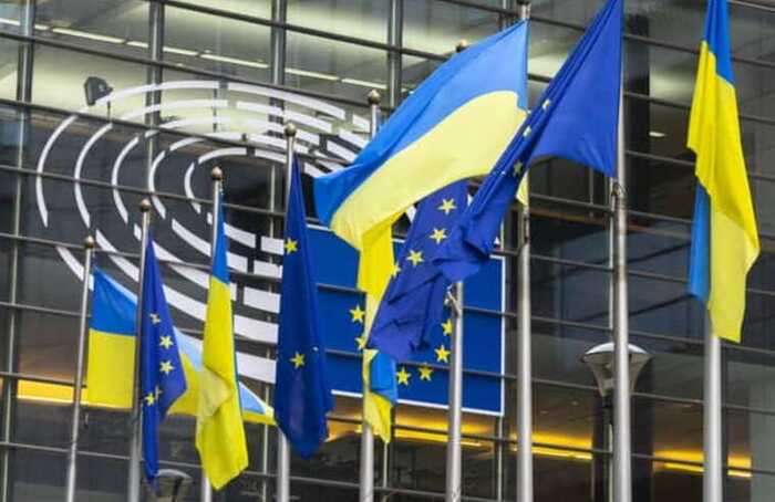 Через провал реформ Євросоюз призупинив частину фінансування України — депутат Європарламенту