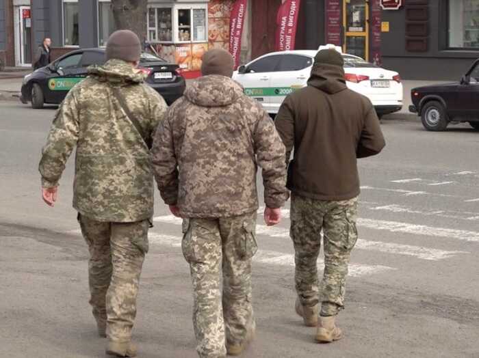 На Черкащині працівники ТЦК побили 65-річного чоловіка: поліція «не помітила» криміналу