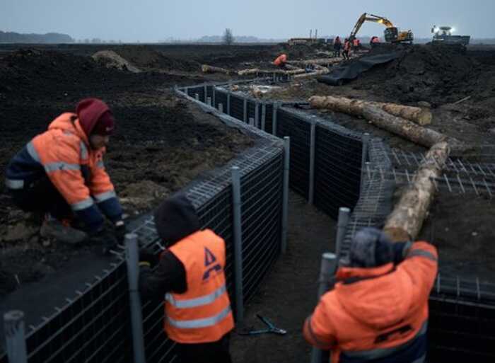 Україна почала масштабне будівництво оборонних споруд, — WSJ