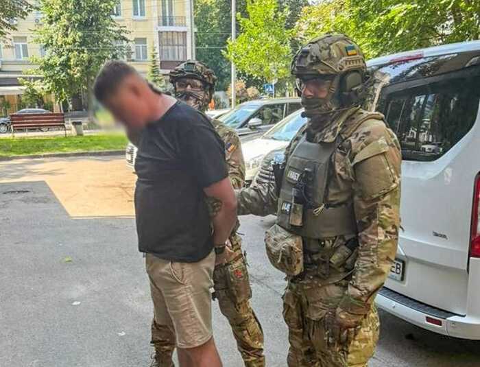 Розкрадання коштів при закупівлі БпЛА та РЕБ для ЗСУ: НАБУ затримало на хабарі нардепа від "Слуги народу" Олексія Кузнєцова