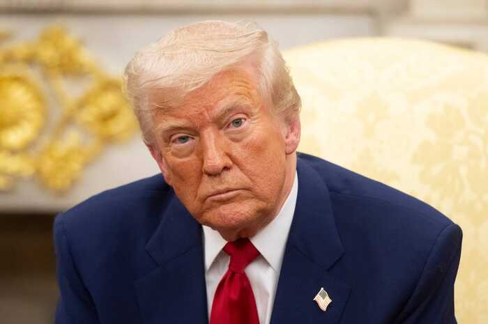 Трамп поспілкувався з журналістами, вилізши на дах Білого дому
