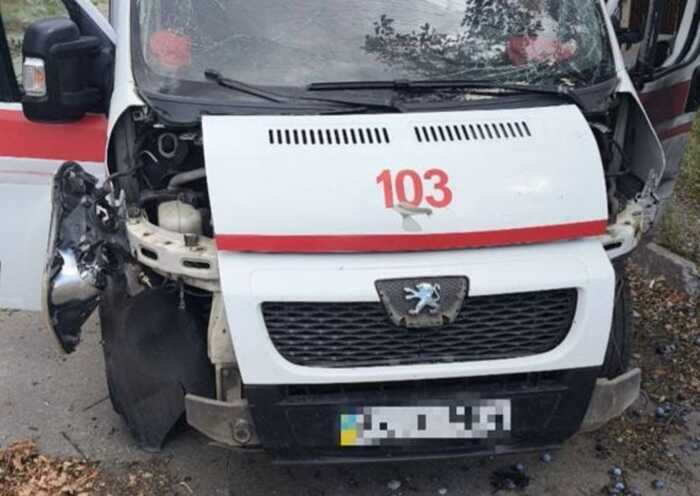 Росіяни атакували авто швидкої у Куп’янську, є постраждалі