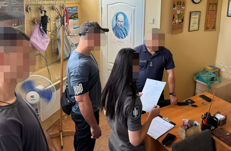 У Харкові затримали посадовця ДСНС, який допомагав ухилянтам qkkiqztiqquiqekzrz