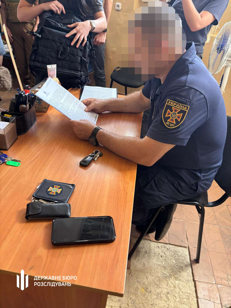 У Харкові затримали посадовця ДСНС, який допомагав ухилянтам